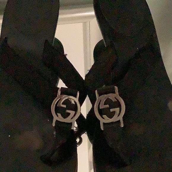 Black Gucci sandals with silver GG - Picture 2 of 3